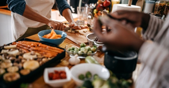 Thanksgiving cooking